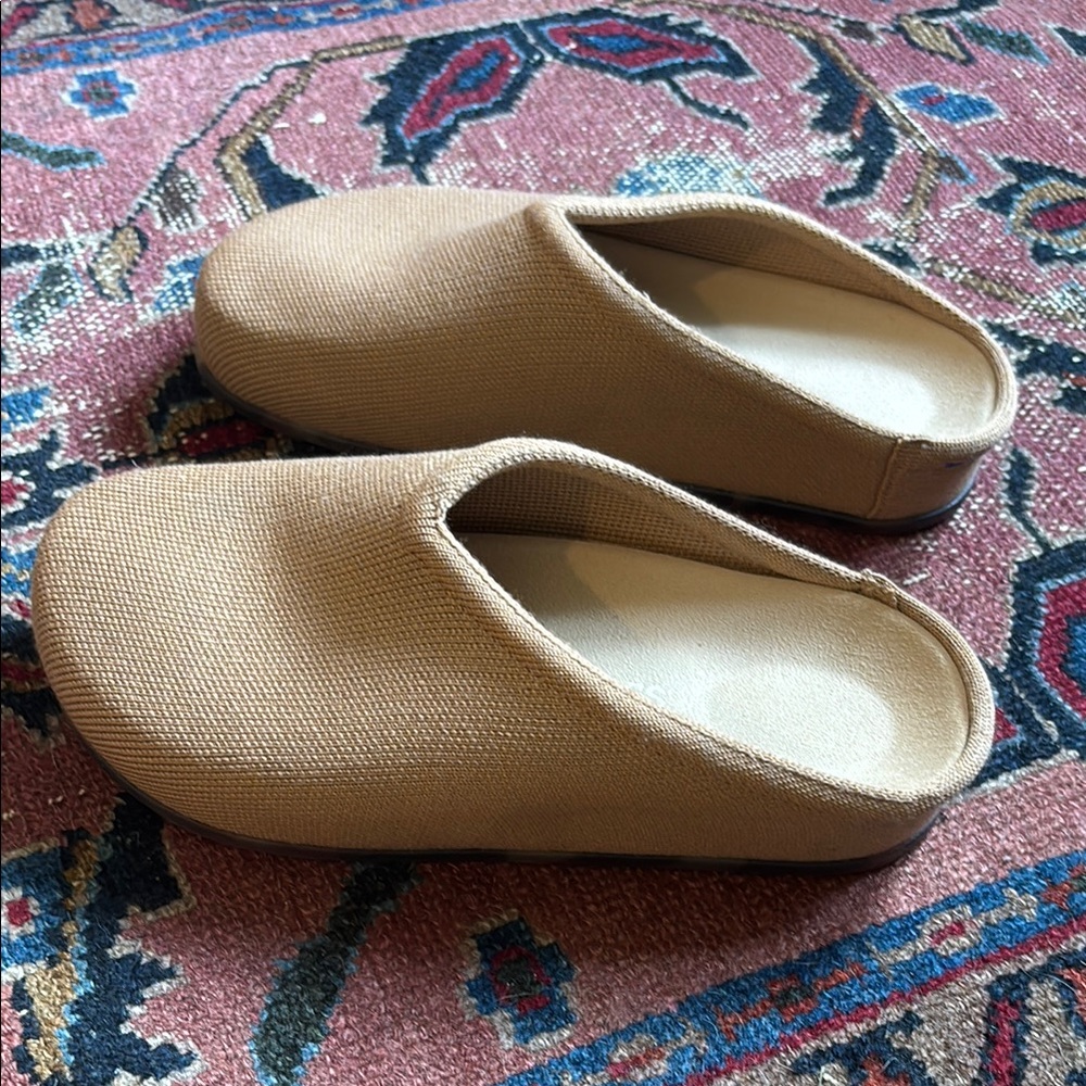 Rothy Casual Clog Butternut *6 fit like 7.5*